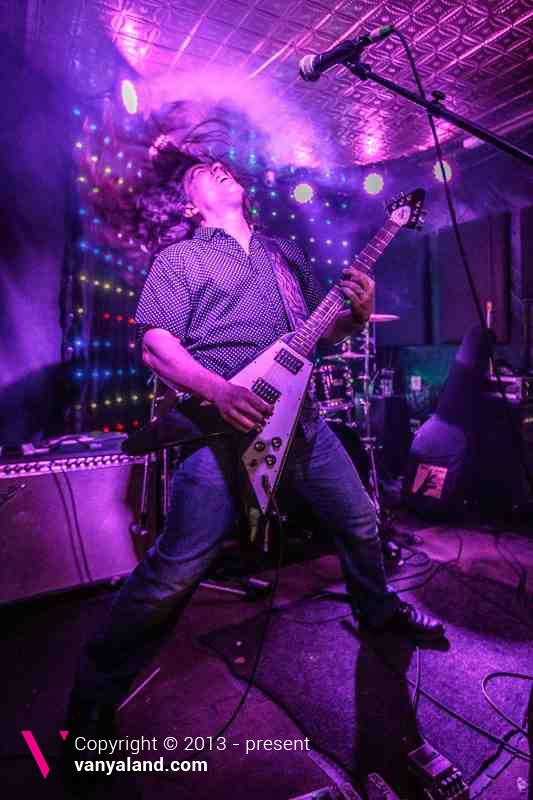 BR @ Waking Windows 5.7.17 photo by Ben Stas for Vanyaland